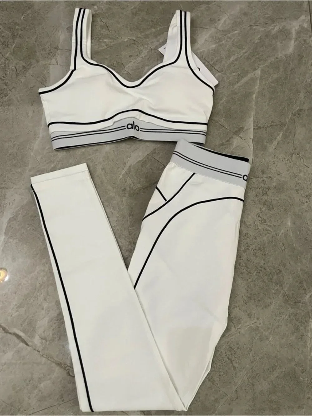 ALO Yoga White High-Waist Leggings with Black Piping